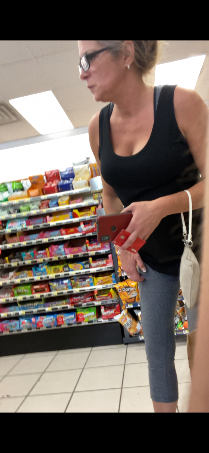 Petite MILF Store Candid #Ax965LaL